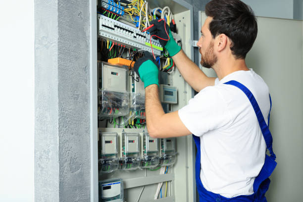 Best Circuit Breaker Repair  in Oshkosh, WI